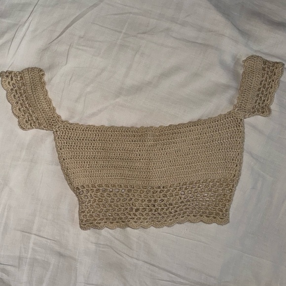 Debut Crochet Crop Top - Picture 2 of 3